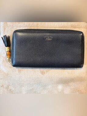 GUCCI Black Pebbled Leather Long Zippy Wallet w/Bamboo Zipper Pull & Gold Emboss